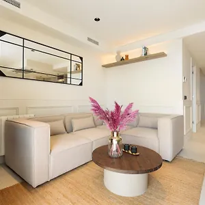 Group Ocean Apartment